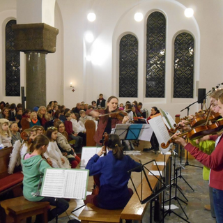 orchester-wf-schulen Montessori-Schulzentrum Leipzig - Neuigkeiten - Adventskonzert - Besinnliches Gewusel von Engeln, Menschen und Tieren